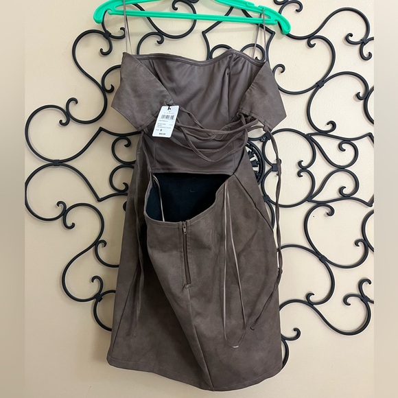 NWT Windsor Iconic Allure Faux Leather Strapless Bodycon Mini Dress - Picture 4 of 6